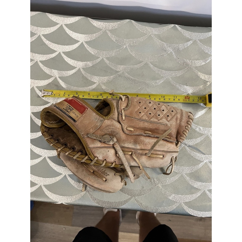 Vintage HUTCH Play-Master Model 30 Leather Baseball Left Glove (For RH Throwers)